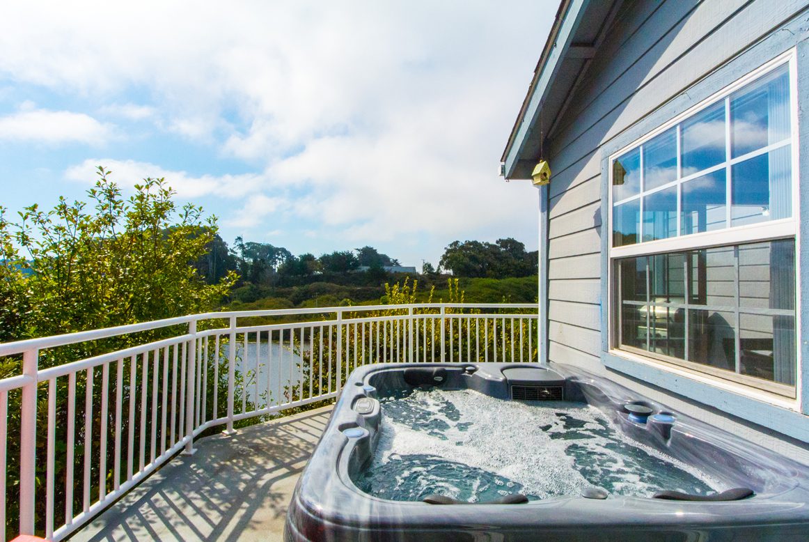 Relax in the Owners Suite hot tub